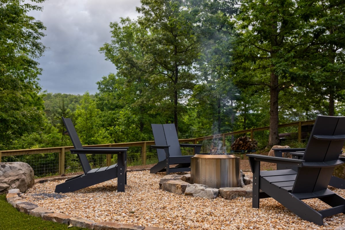 Level Up, Hot Tub + Fireplace + Fire Pit + Dogs property photo 4