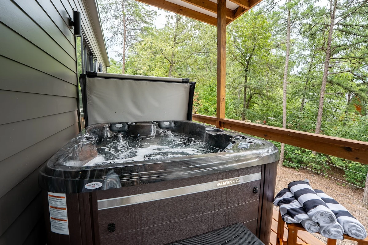 Birch & Beard, Boutique Forest Stay + Hot Tub property photo 2