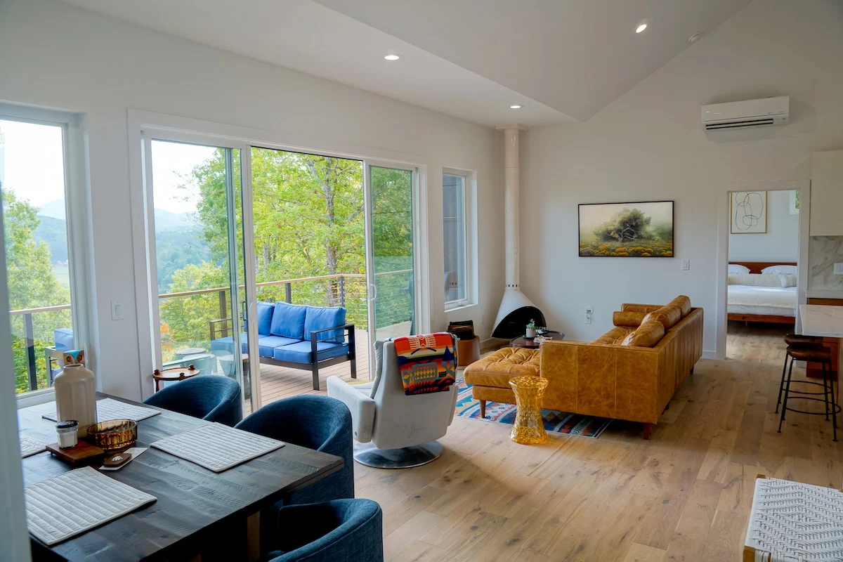 Wildcat Modern - Fireplace/Firepit/Dogs/Views property photo 1