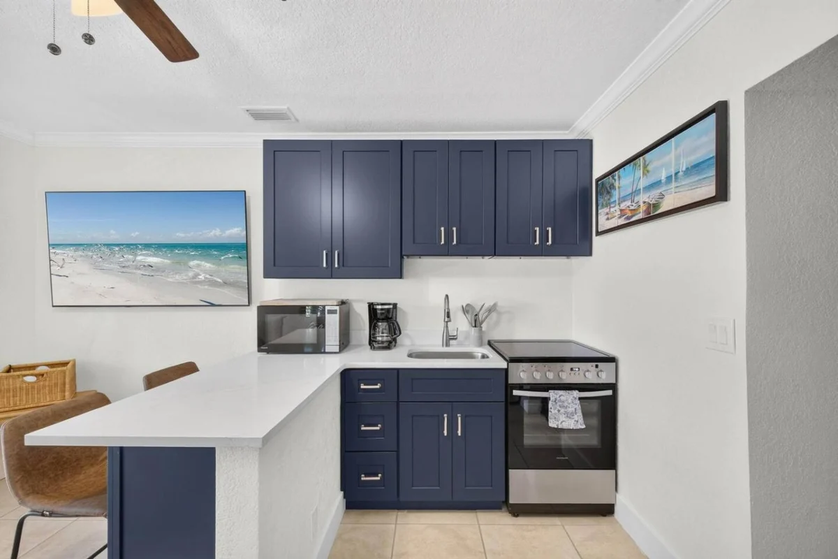Charming Condo Heated Pool & Across from Beach Access property photo 5