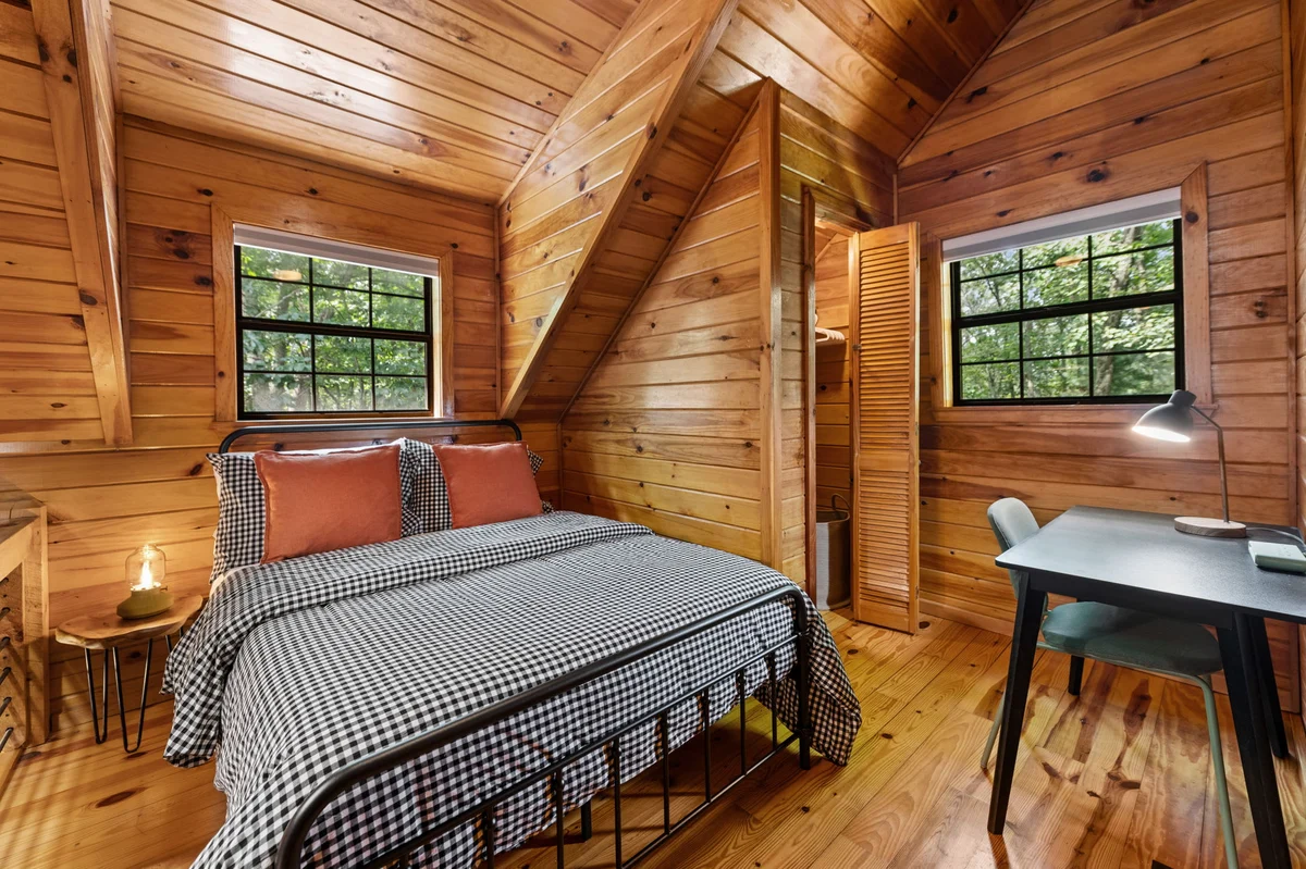 Bedroom image 1