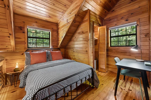 Bedroom image 1