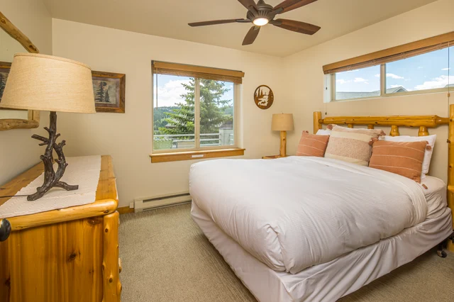 Bedroom 2 | King image 1