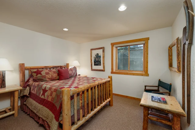 Bedroom 1 image 1