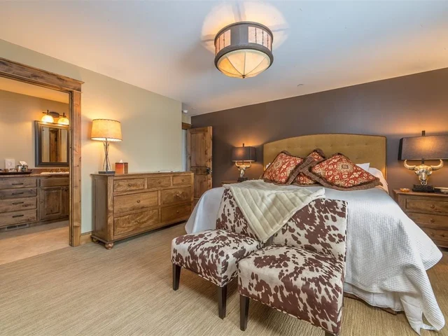 Bedroom 1 image 1