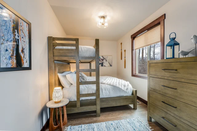 Bedroom 1 image 1