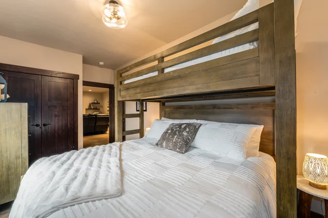 Bedroom 3 image 1