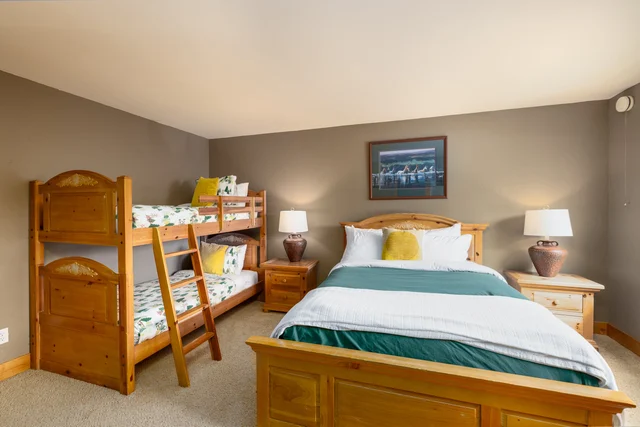 Bedroom 1 image 1