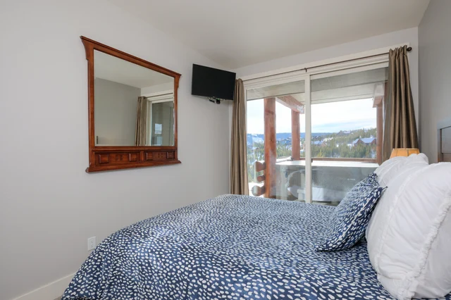 Bedroom 1 image 1