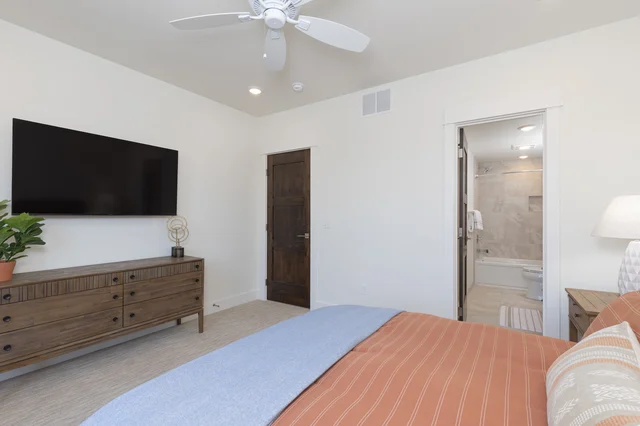 Bedroom 1 image 1