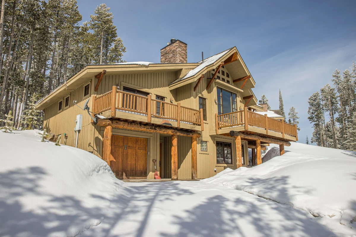 Big Sky - Cowboy Heaven - The Moose Lodge property photo 3