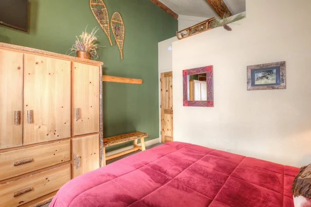Bedroom 1 image 1