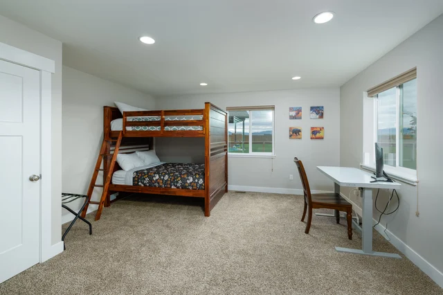 Bedroom 1 image 1