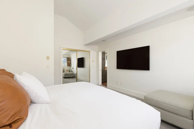 Bedroom 3 image 1