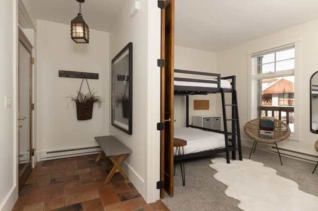 Bedroom 1 image 1