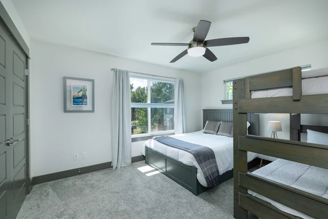 Bedroom 1 image 1