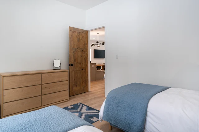 Bedroom 1 image 1