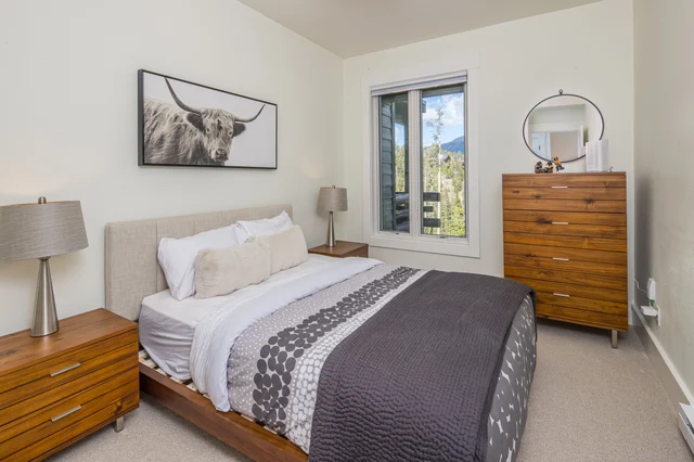 Bedroom 1 image 1