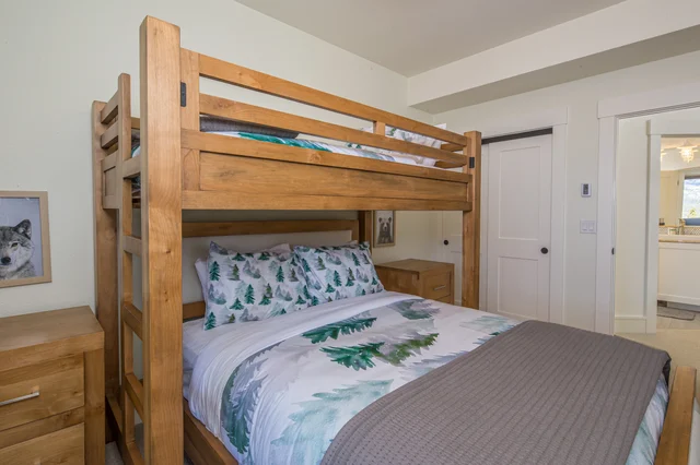Bedroom 3 image 1
