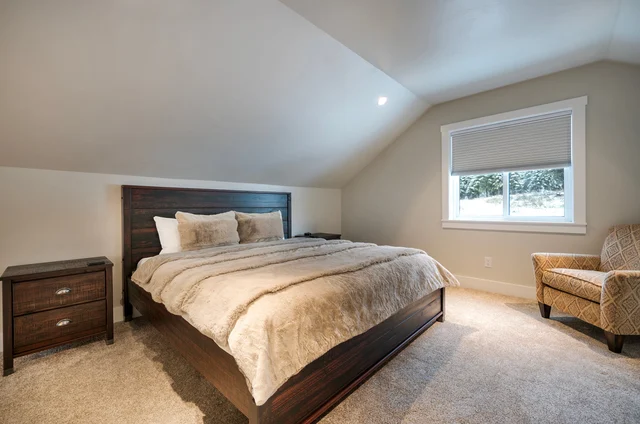 Bedroom 5 image 1