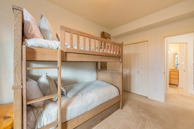 Bedroom 1 image 1