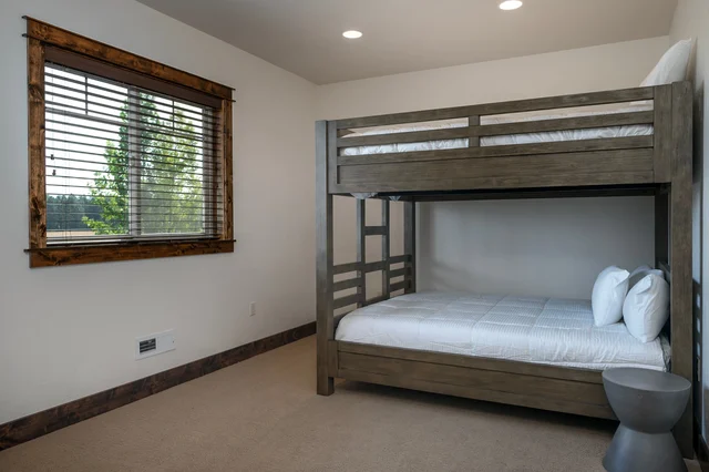 Bedroom 4 image 1