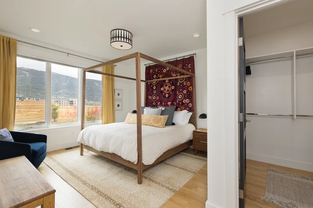 Bedroom 1 image 1