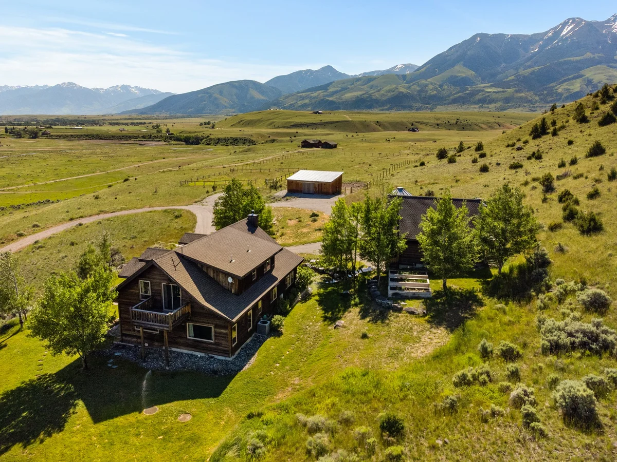 Bozeman/PV - Hillside Silo House property photo 3