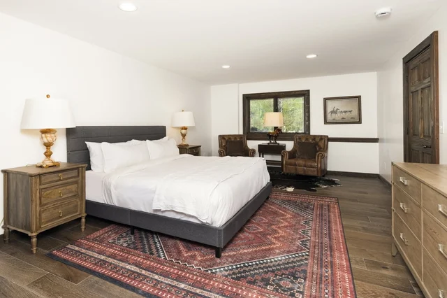 Bedroom 1 image 1