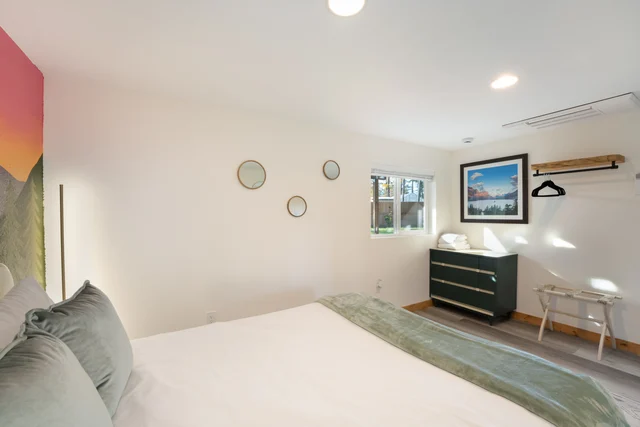 Bedroom 4 image 1