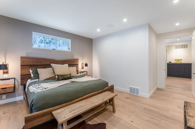 Bedroom 1 image 1