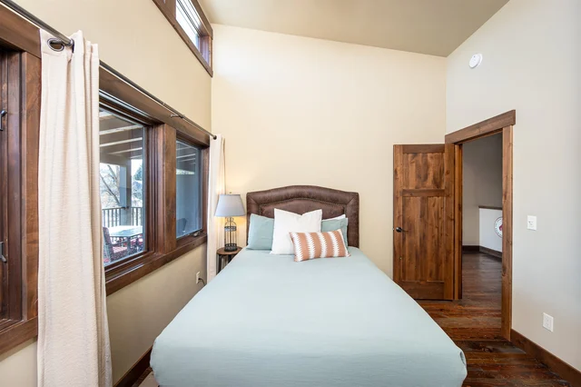 Bedroom 1 image 1