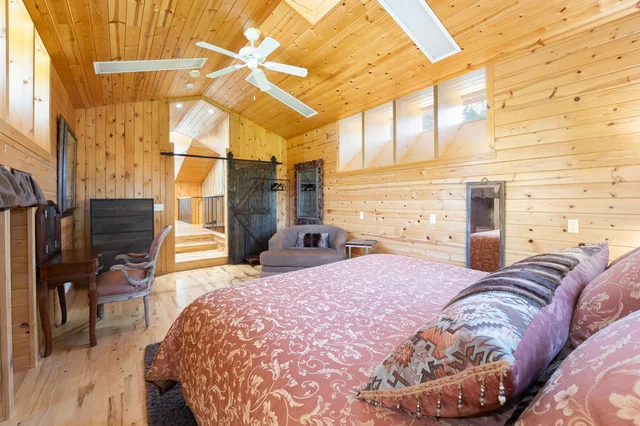 Bedroom 3 image 1