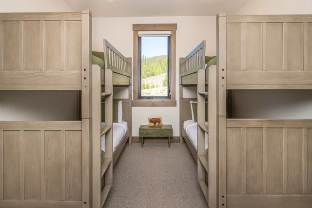 Bedroom 1 image 1