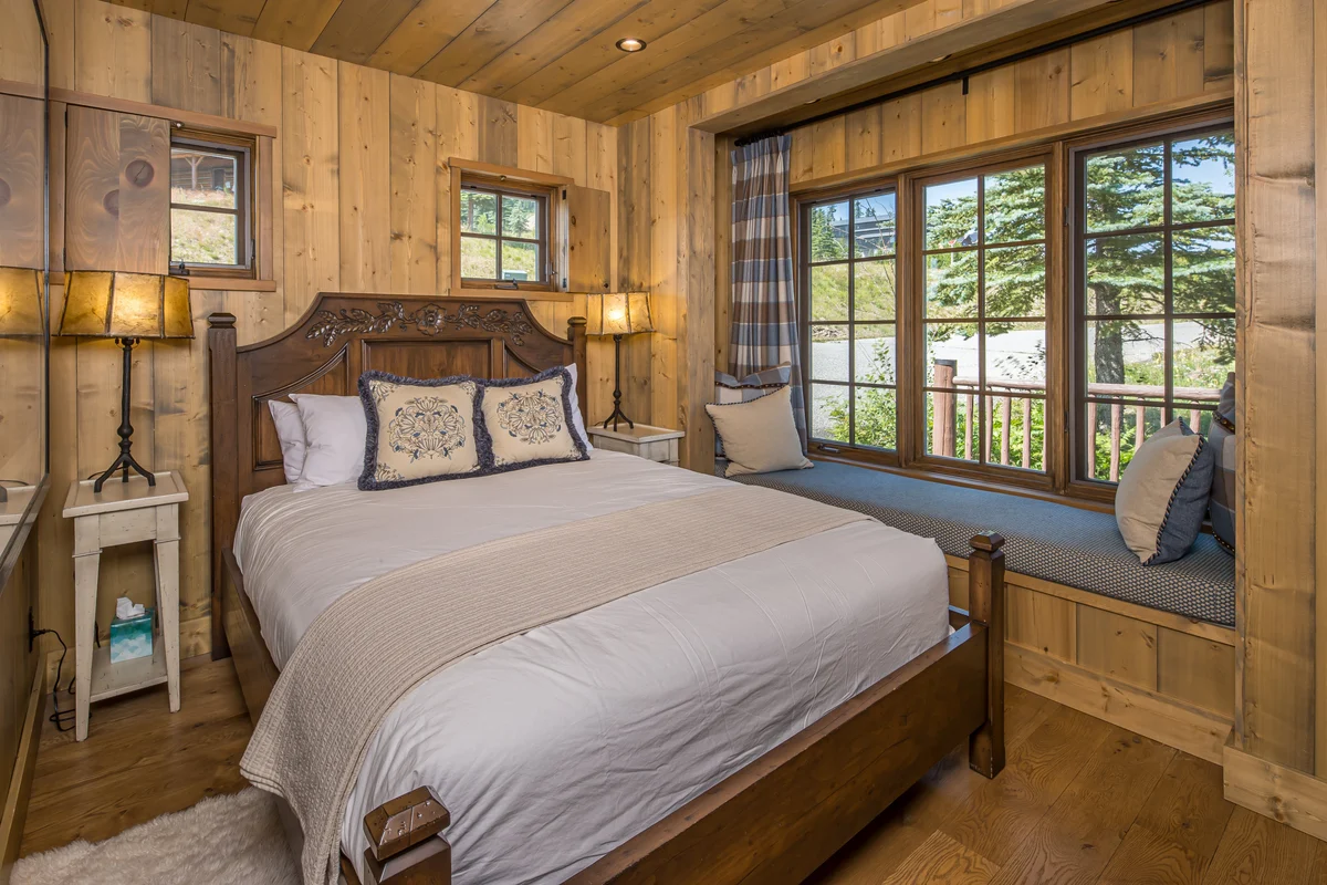 Big Sky - Cowboy Heaven - The Stone and Timber Chalet property photo 4