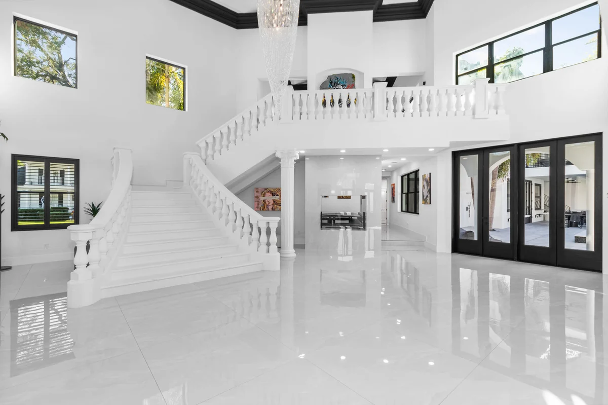 Private Ultra-Luxury, 14 Bath Mansion property photo 2