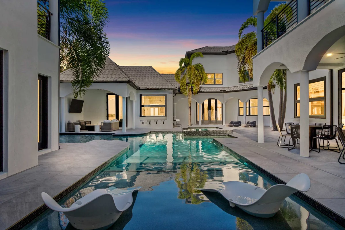 Private Ultra-Luxury, 14 Bath Mansion property photo 1