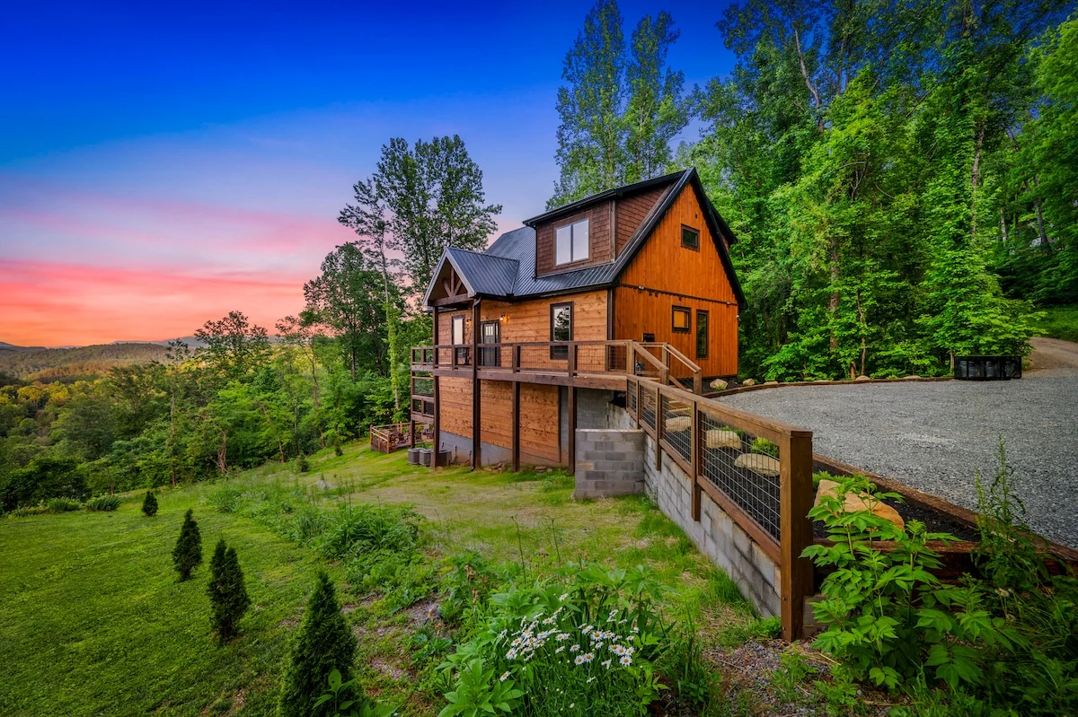A Chalet Escape: Theater, Arcade & More property photo 1