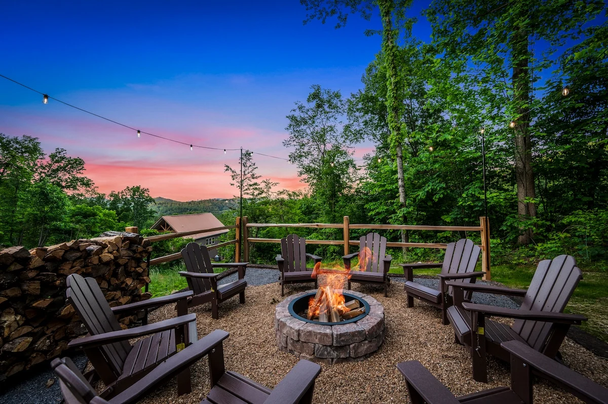 A Chalet Escape: Theater, Arcade & More property photo 2