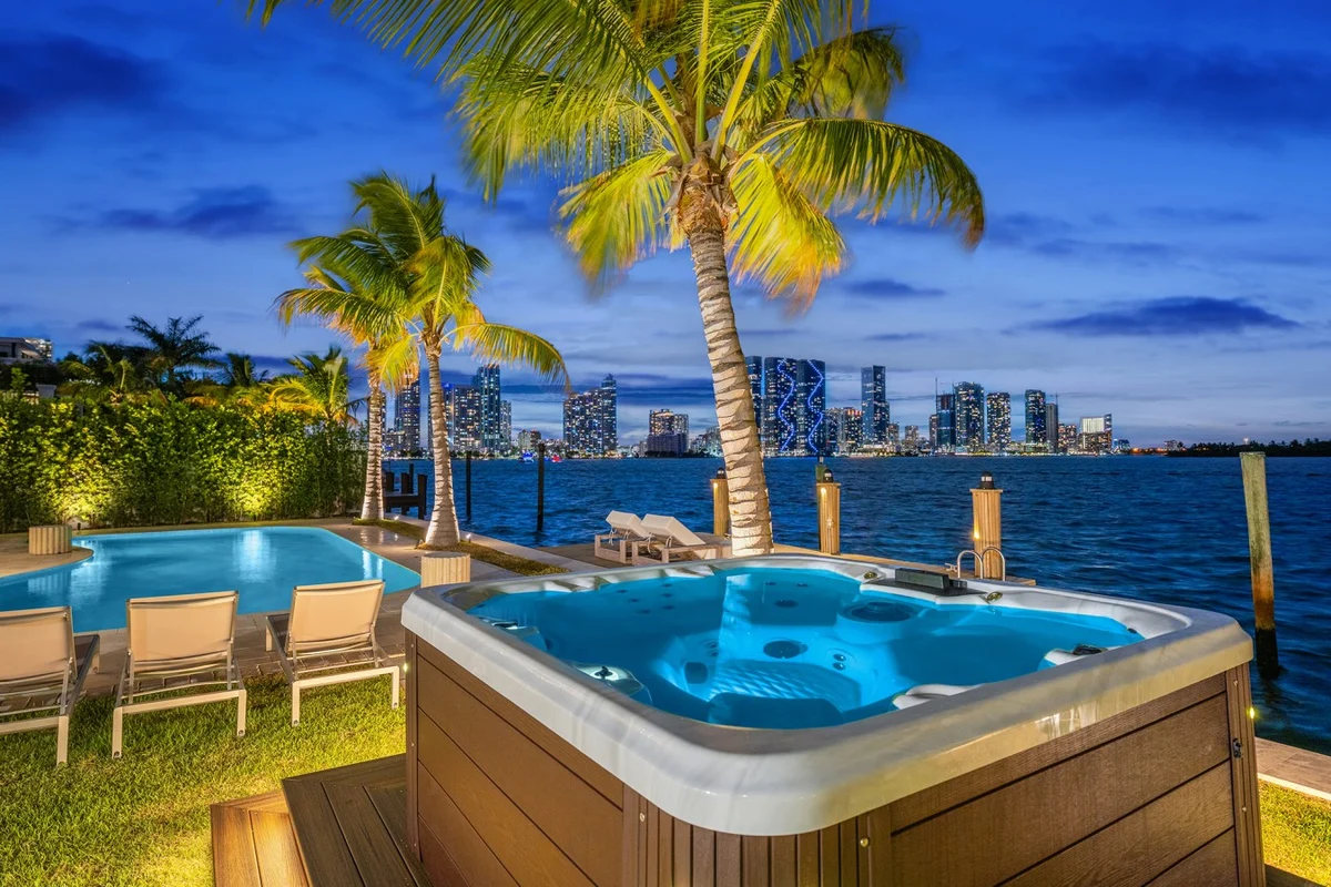 Miami Waterfront Villa w/ Pool, Spa & Sunset Views property photo 4
