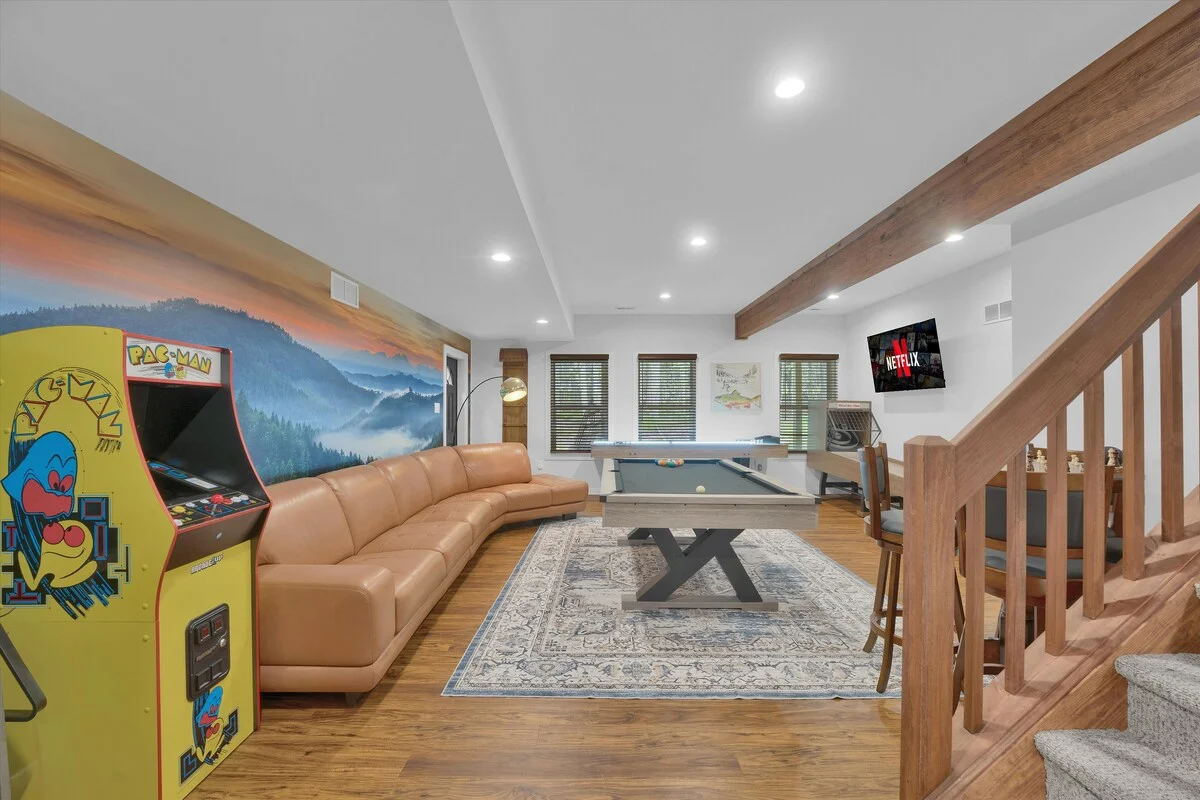 Hot Tub, Luxe, Game Room, Open Concept, Privacy property photo 2
