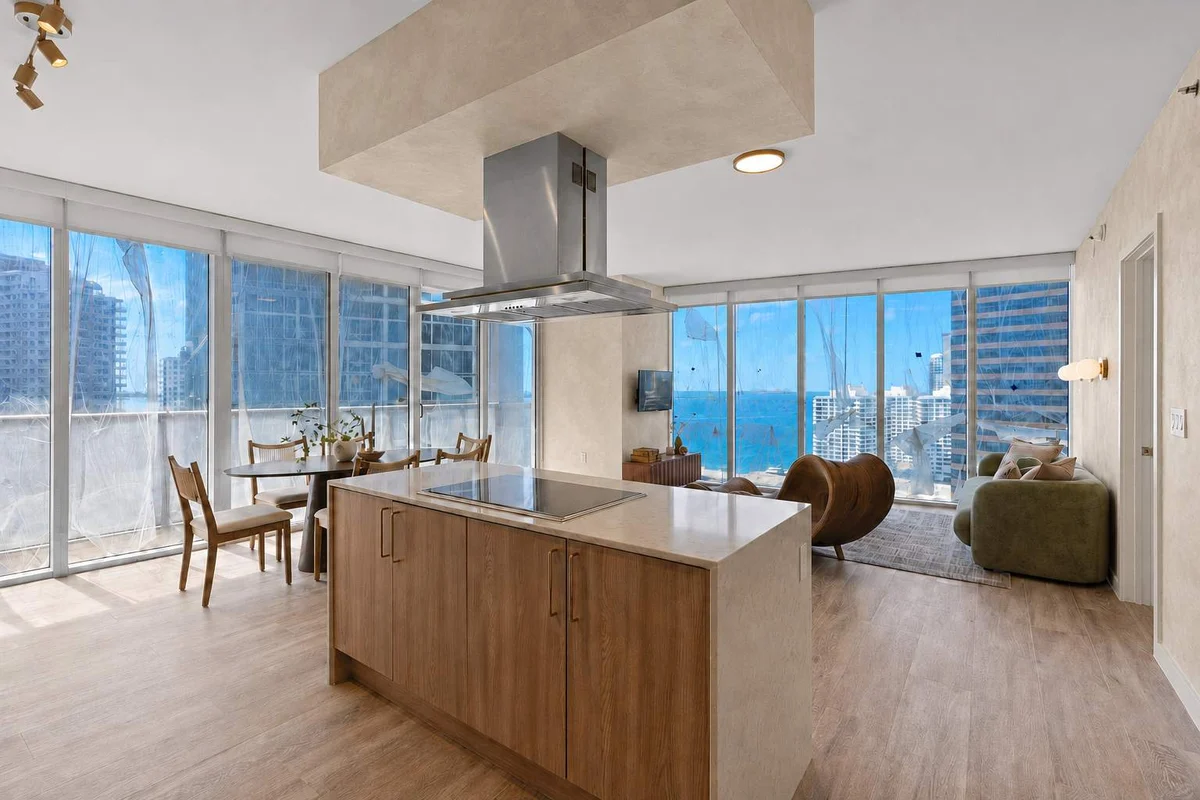 Brickell Towers property photo 4
