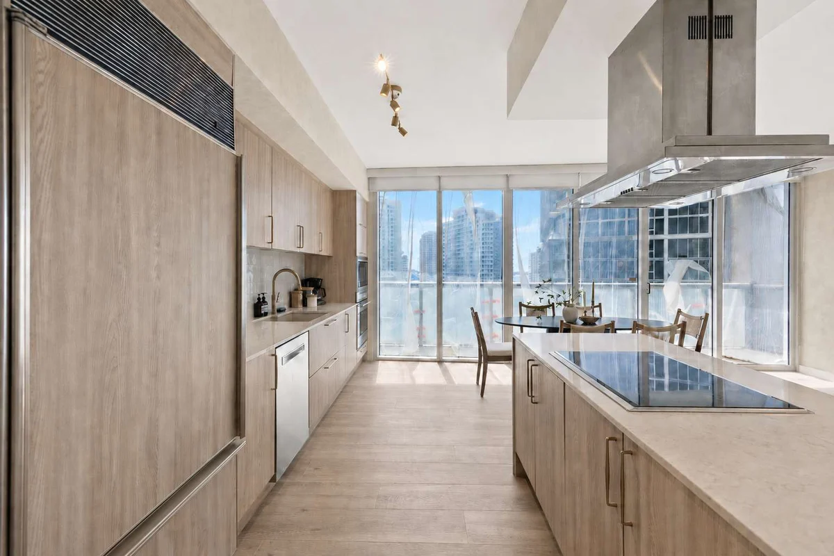Brickell Towers property photo 5