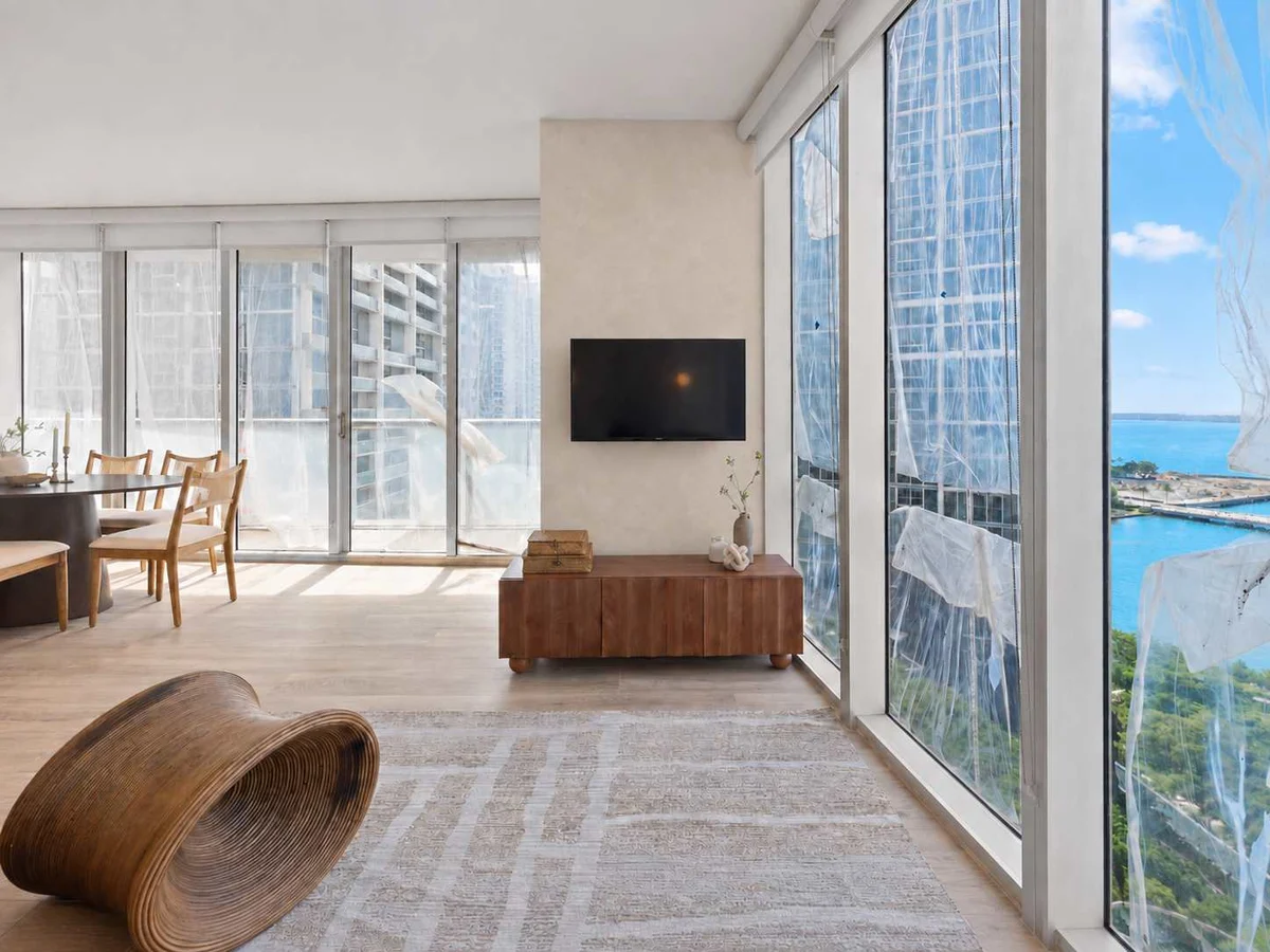 Brickell Towers property photo 4