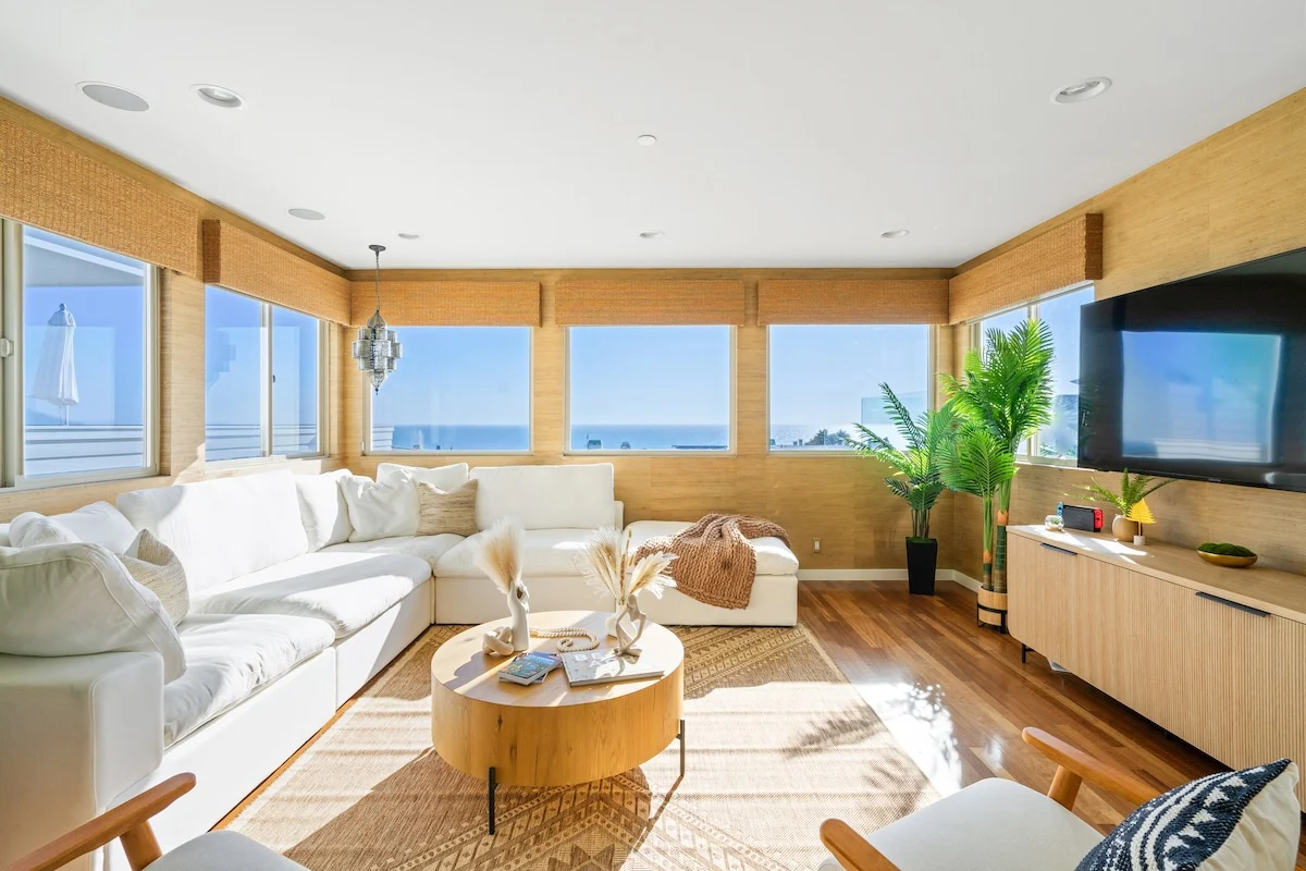 Sunny Home by the Beach, Free Parking property photo 2