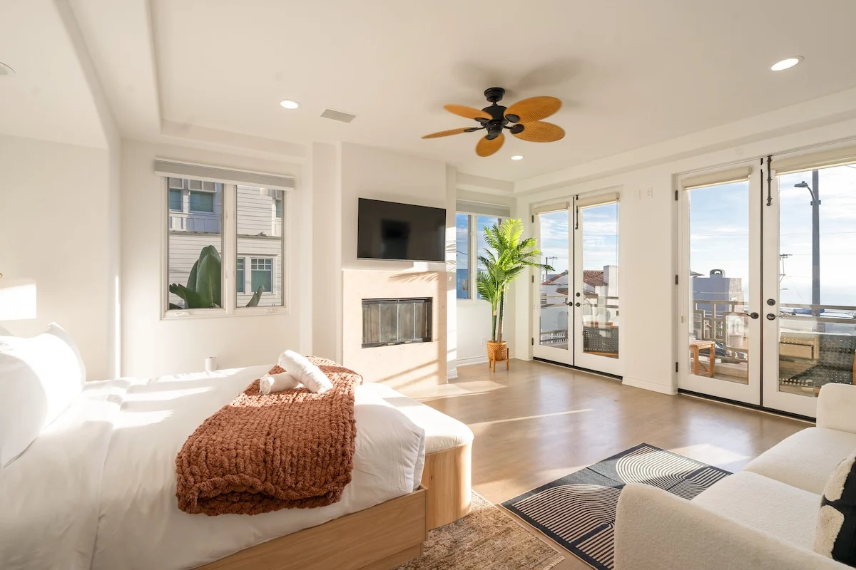 Ocean Views, Luxe Mansion, Bikes & Elevator property photo 3
