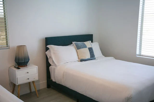 Bedroom 2 image 1