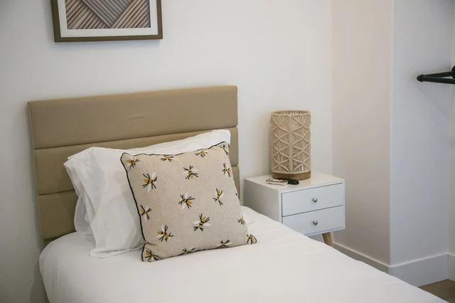 Bedroom 7 image 1