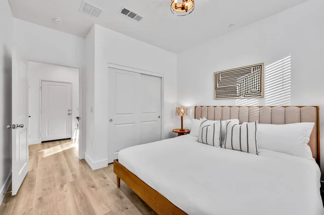 Bedroom 1 image 1