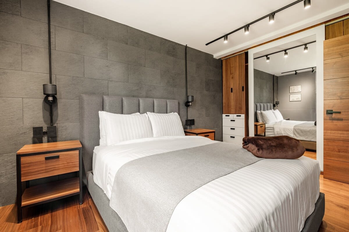 Bedroom image 1
